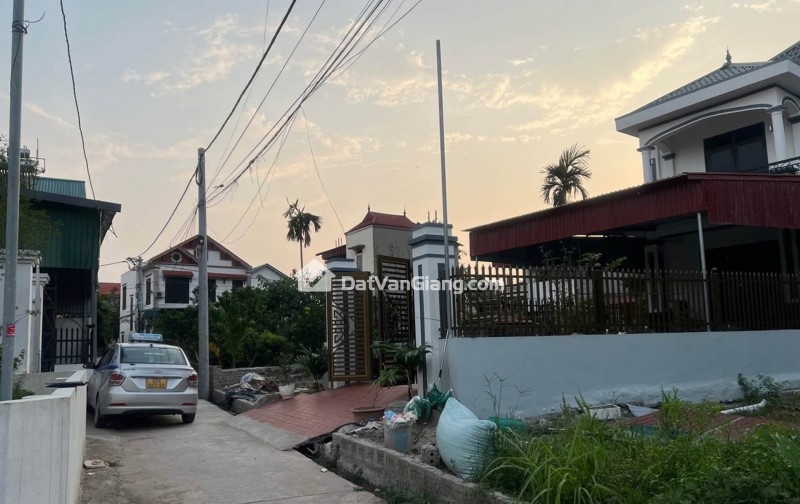  thanh lý gấp đất văn giang mặt ngõ ô tô thông giá chỉ 4x/m